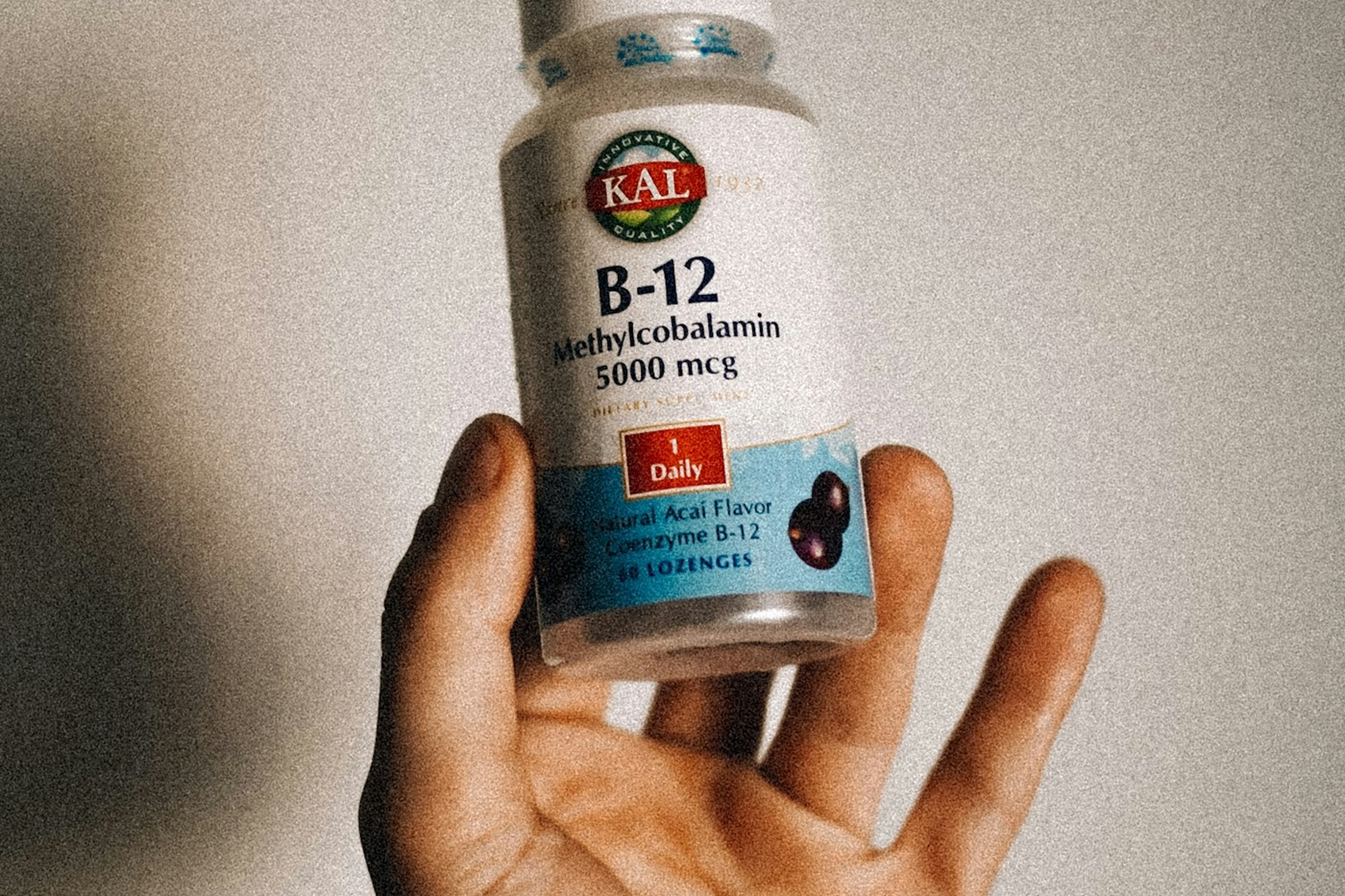 Дефіцит вітаміну B12: аналізи, неврологічні симптоми й причини порушення всмоктування